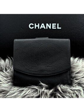 Chanel Wallet Jumbo CC Logo Caviar Hook Bifold